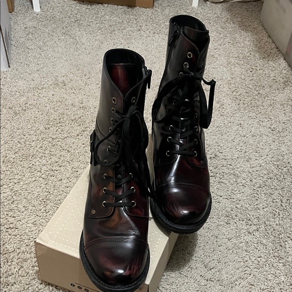 Taos Footwear Women’s Crave-Dark Brown Leather Boots w/side zip - Picture 3 of 6